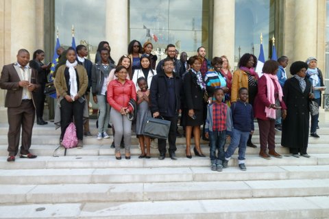 Samedi 29 avril 2017, 42 personnes (enfants, adolescents et adultes) du Collectif AFRICA 50 venues de Lyon visitent le Palais de l’Elysée à Paris.